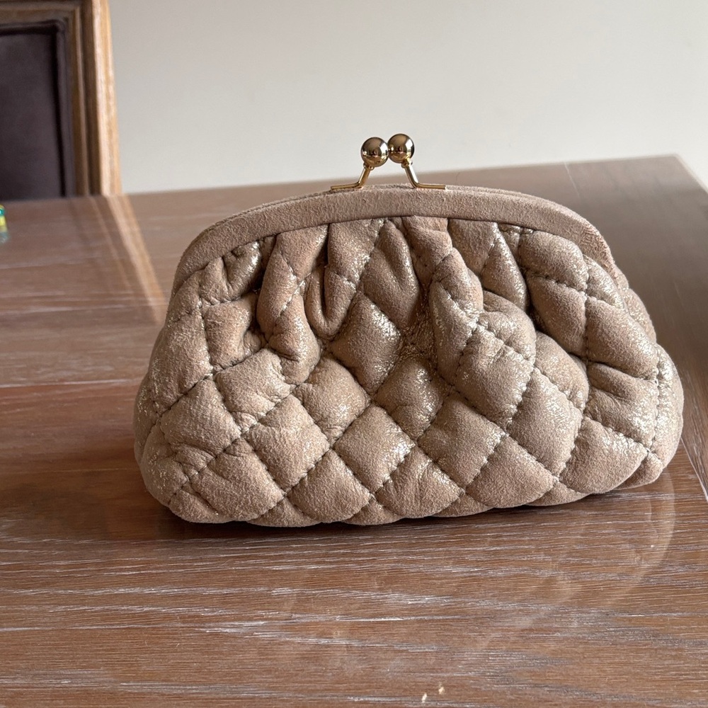 Juicy Couture Quilted Tan Suede Kiss-Lock Coin Pouch - Picture 2 of 6